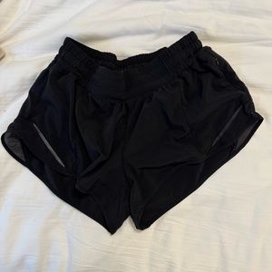 Lululemon Hotty Hot 2.5” Shorts